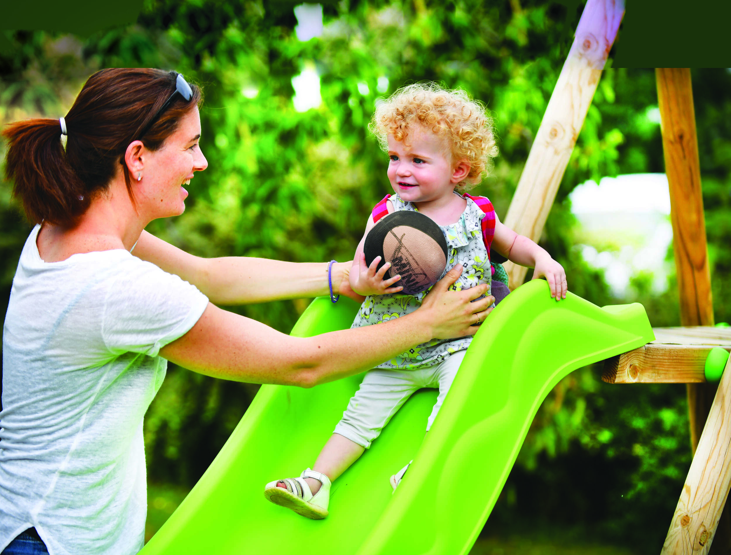 Enfant en train de faire du toboggan-Jean-Louis Bories @CD12