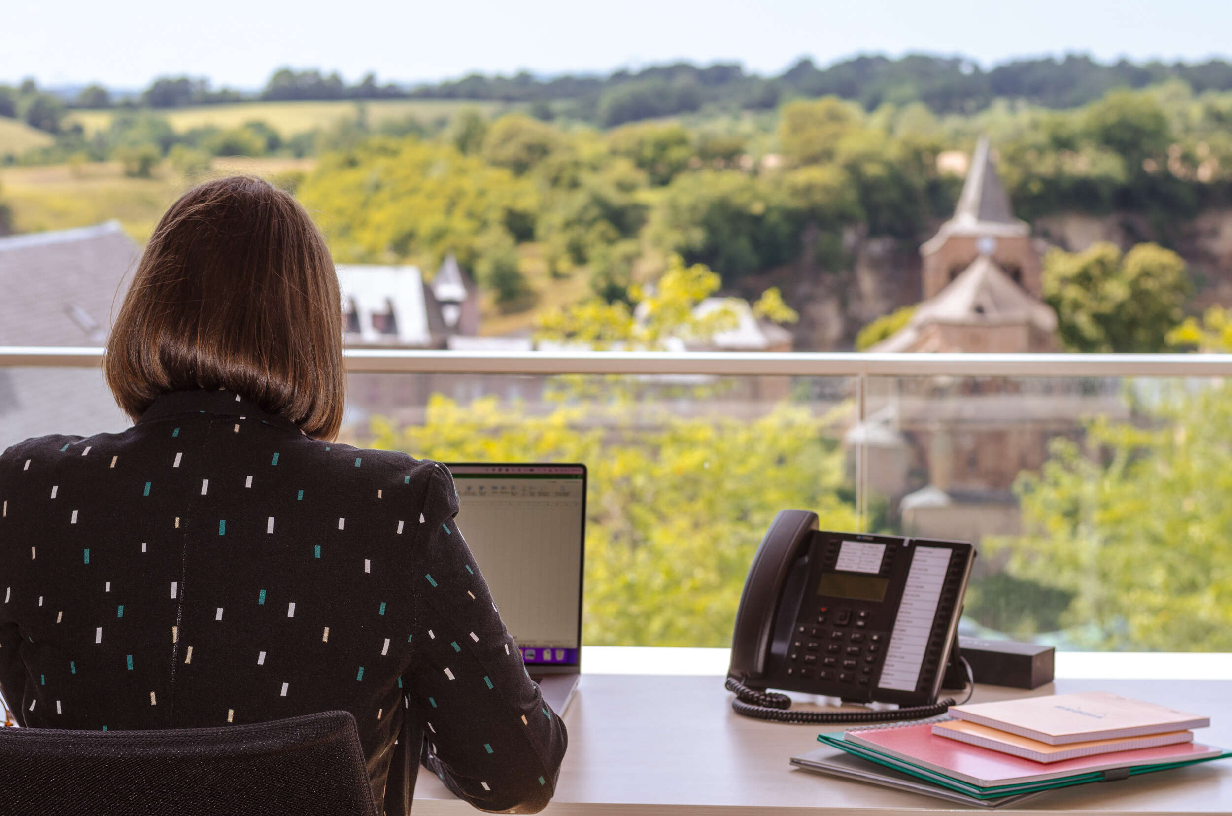Bureau avec vue en Aveyron